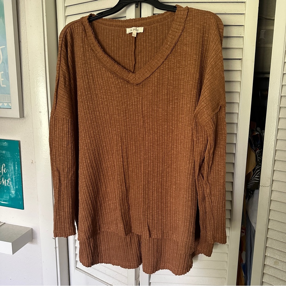 LA MIEL Rust Ribbed Knit Top